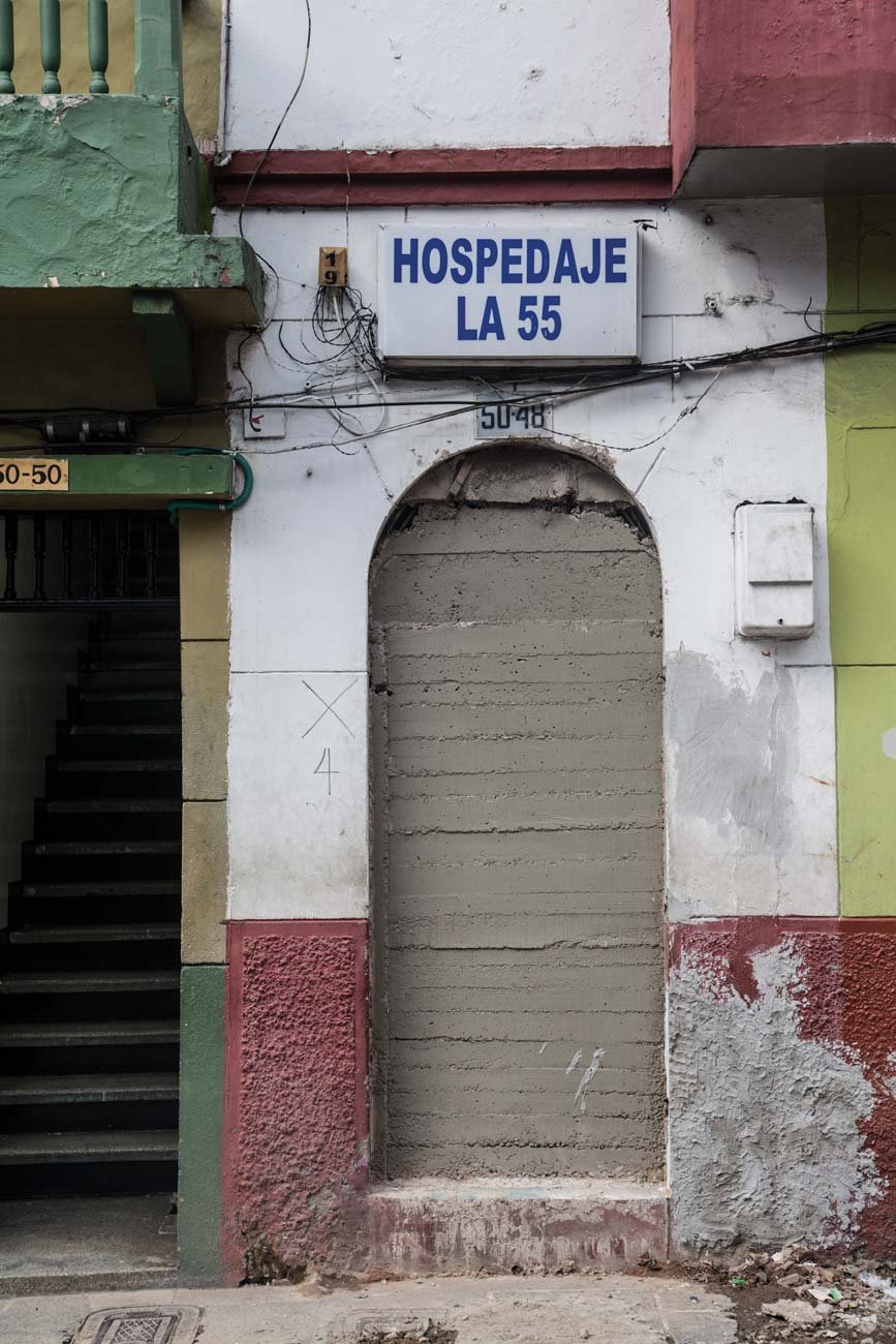 A las maricas nos quieren sacar de acá