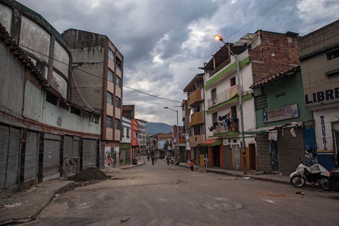A las maricas nos quieren sacar de acá