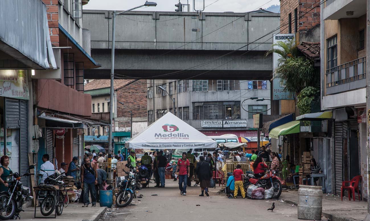A las maricas nos quieren sacar de acá